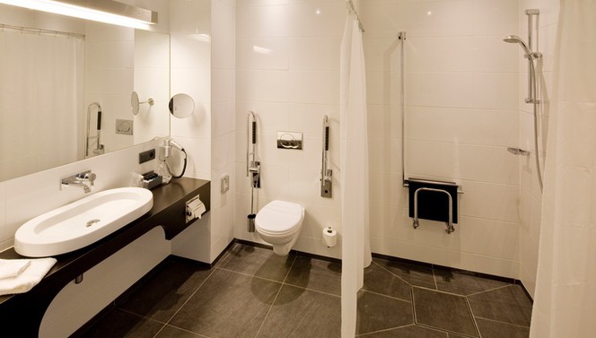 Bathroom standard room Hotel Brugge Oostkamp